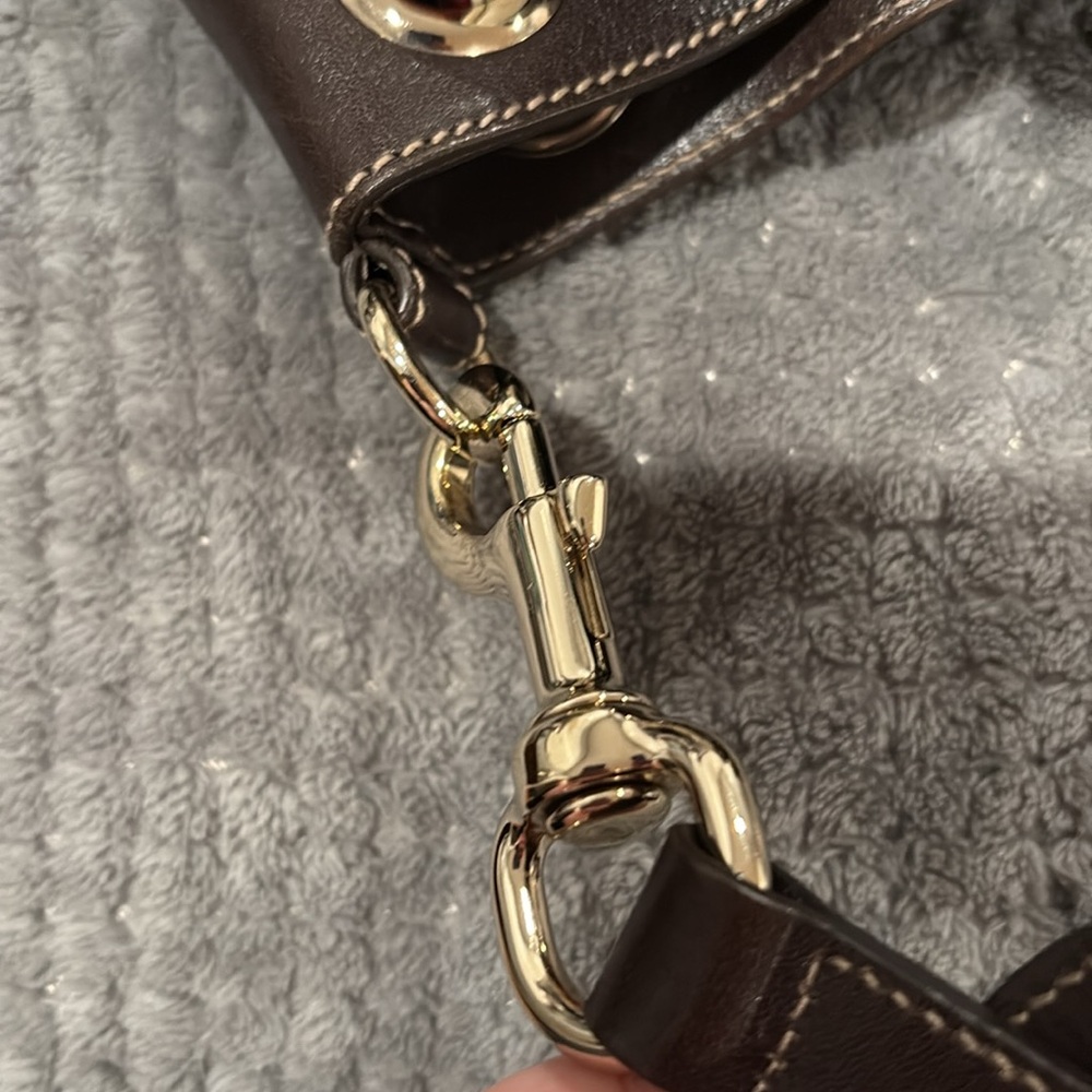 Gucci Beige and Brown Tote Bag with Red Scarf Accent - Picture 11 of 15